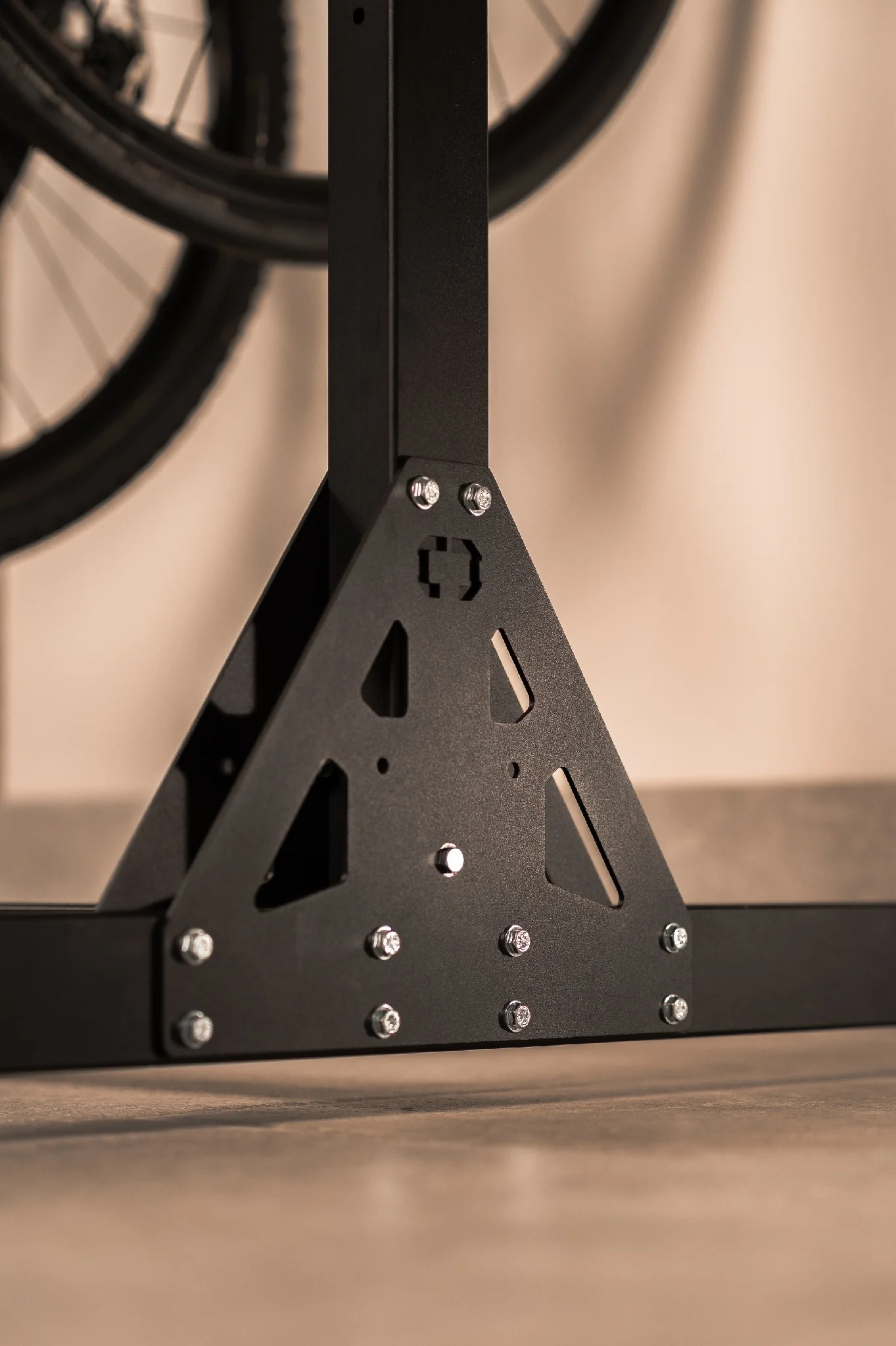 Almost Perfect SpaceRail - 4 Bike Freestanding - Image 10