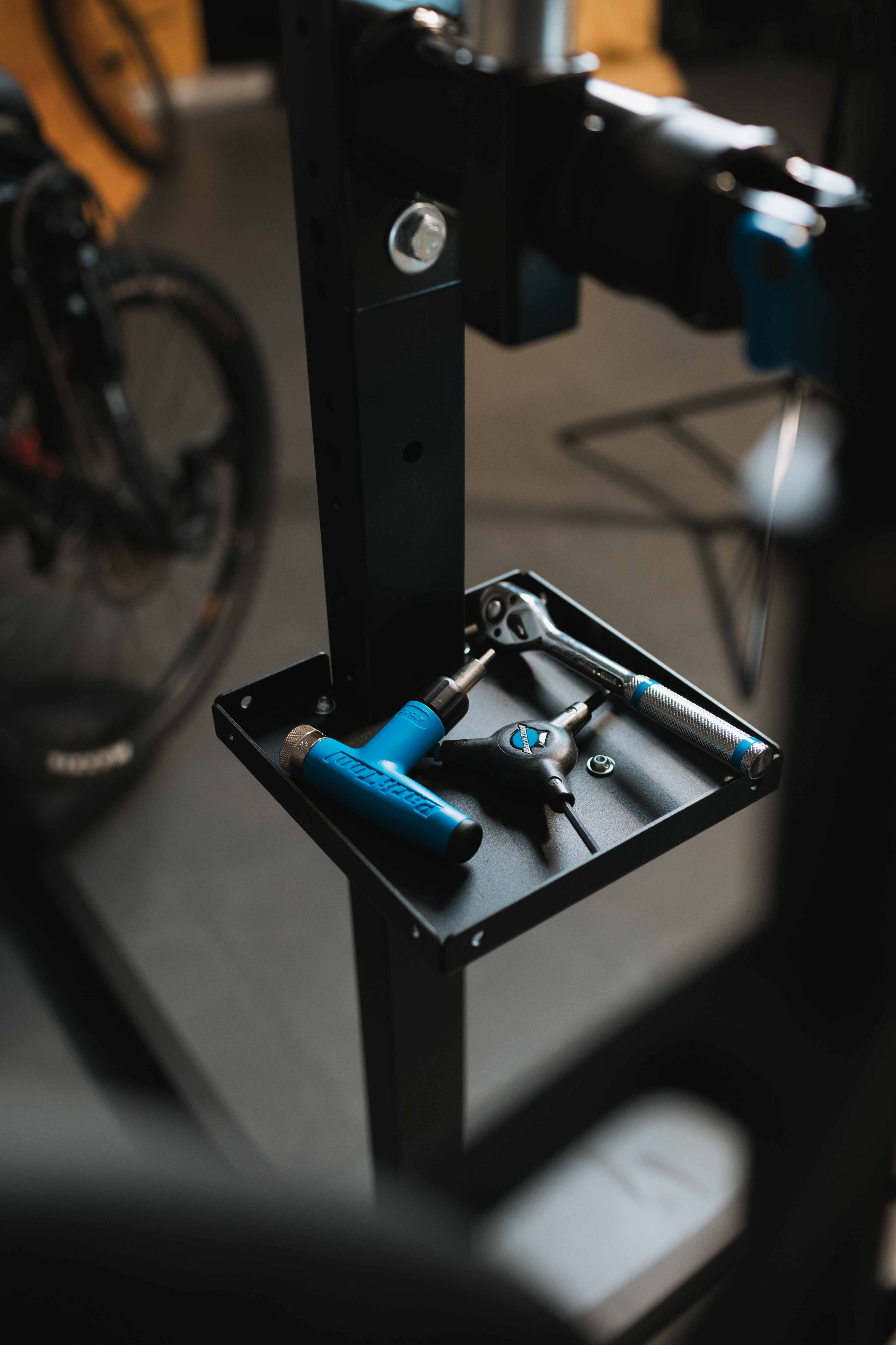 SpaceRail Freestanding Accessory Tray - Image 4